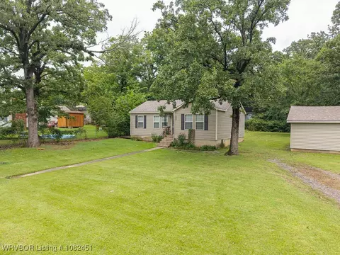Exterior - 4105 S 21 St, Fort Smith, AR 72903 photo 3 of 8
