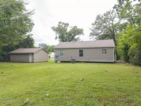 Exterior - 4105 S 21 St, Fort Smith, AR 72903 photo 7 of 8