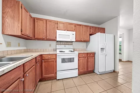 Kitchen - 4105 S 21 St, Fort Smith, AR 72903 photo 2 of 3