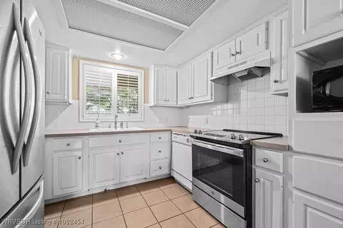Kitchen - 3710 S O St, Fort Smith, AR 72903 photo 2 of 2
