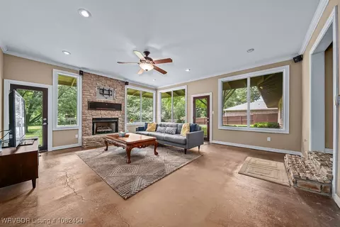 Living - 3710 S O St, Fort Smith, AR 72903 photo 3 of 5