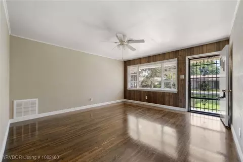 Living - 4108 Dean Dr, Fort Smith, AR 72904 photo 1 of 4