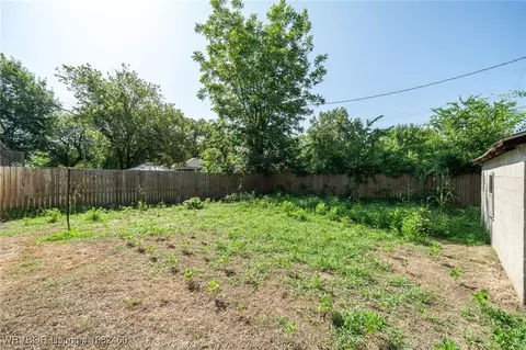 Exterior - 4108 Dean Dr, Fort Smith, AR 72904 photo 7 of 8
