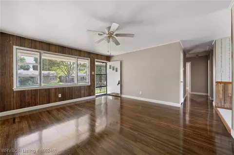 Living - 4108 Dean Dr, Fort Smith, AR 72904 photo 2 of 4