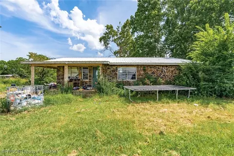 505 Pleasant Valley Rd, Poteau, OK 74953