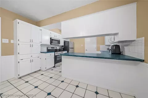 Kitchen - 3203 S 65th Cir, Fort Smith, AR 72903 photo 4 of 4