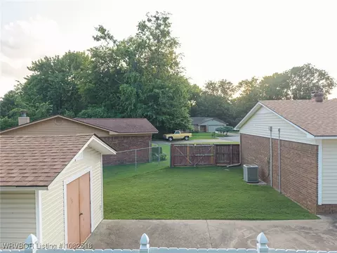 Exterior - 3203 S 65th Cir, Fort Smith, AR 72903 photo 3 of 4