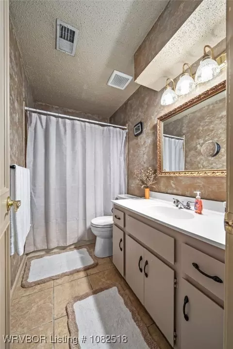 Bath - 3203 S 65th Cir, Fort Smith, AR 72903 photo 2 of 4
