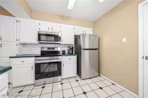 Kitchen - 3203 S 65th Cir, Fort Smith, AR 72903 photo 2 of 4