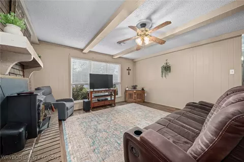 Living - 3203 S 65th Cir, Fort Smith, AR 72903 photo 2 of 3