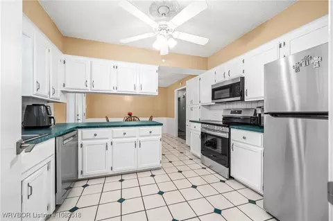 Kitchen - 3203 S 65th Cir, Fort Smith, AR 72903 photo 1 of 4