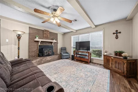 Living - 3203 S 65th Cir, Fort Smith, AR 72903 photo 3 of 3
