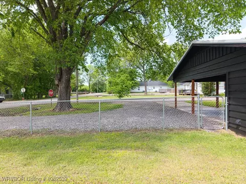 301 Choctaw St, Hackett, AR 72937 photo 25