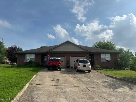 2814 Laura Ln #A & B, Van Buren, AR 72956