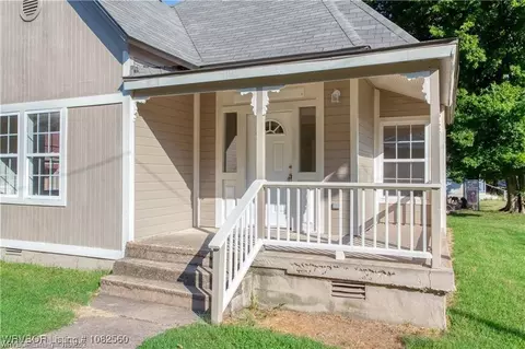 Exterior - 902 N 7th St, Fort Smith, AR 72901 photo 3 of 3