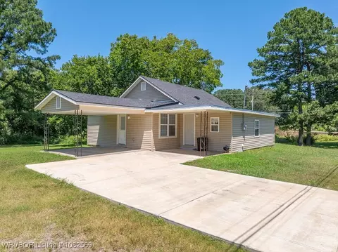 Exterior - 1406 W Walnut, Paris, AR 72855 photo 5 of 9