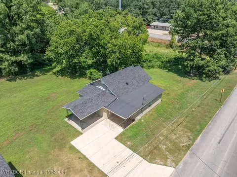 View/Area - 1406 W Walnut, Paris, AR 72855 photo 6 of 8