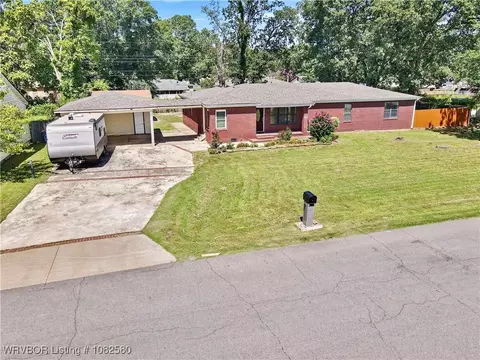 4509 N 32nd St, Fort Smith, AR 72904