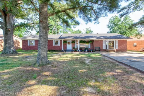 1201 D St, Barling, AR 72923