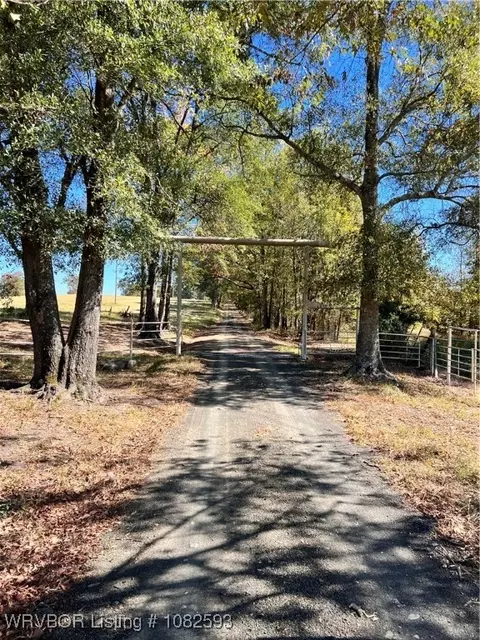 63 Yellow Bass Rd, Smithville, OK 74957