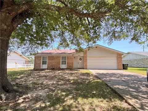 8801 S 35th Ter, Fort Smith, AR 72908