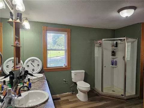 Bath - 412 Wahl St, Paris, AR 72855 photo 1 of 1