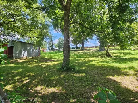 Exterior - 412 Wahl St, Paris, AR 72855 photo 4 of 7