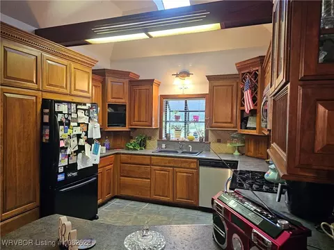 Kitchen - 412 Wahl St, Paris, AR 72855 photo 1 of 2