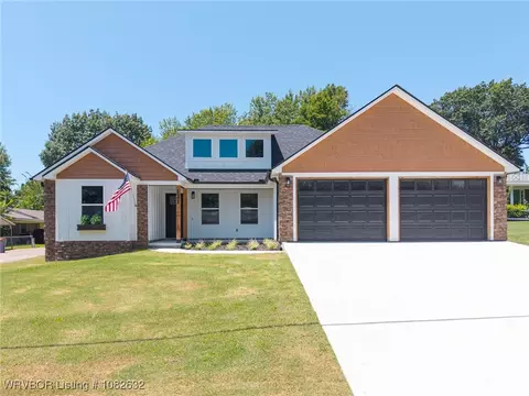121 Governor Bass Little St, Greenwood, AR 72936