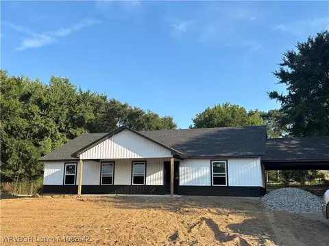 21415 W 6th St, Howe, OK 74940