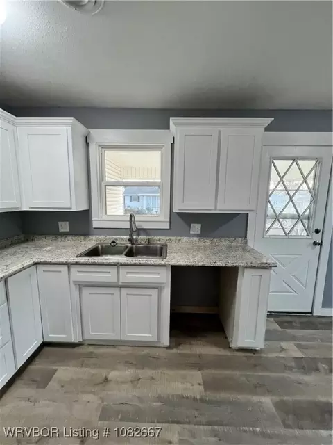 513 4th St, Paris, AR 72855 photo 5