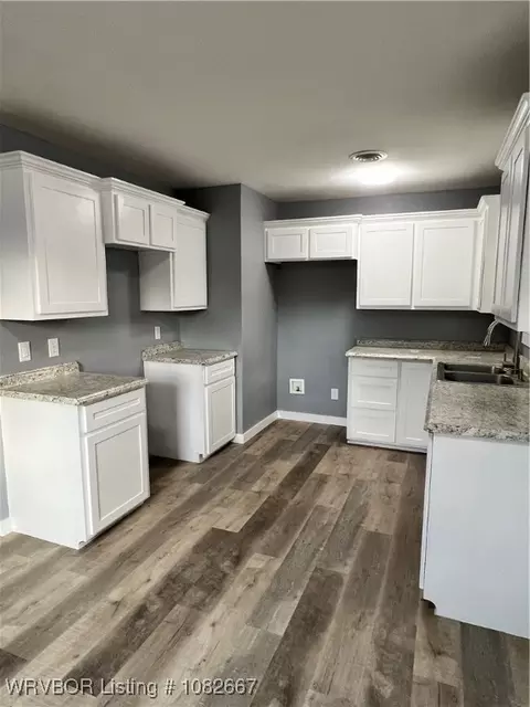 513 4th St, Paris, AR 72855 photo 3