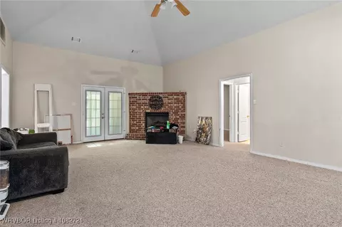 Living - 2104 W Main St, Lavaca, AR 72941 photo 2 of 3