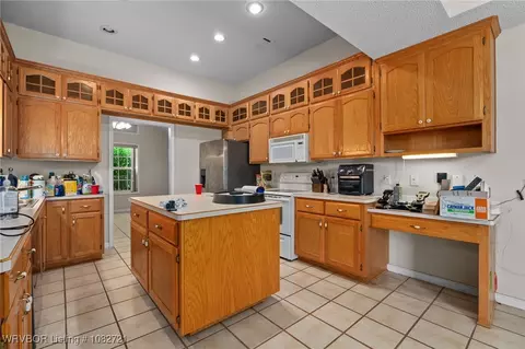 Kitchen - 2104 W Main St, Lavaca, AR 72941 photo 3 of 3