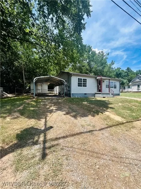 309 N Hill St, Poteau, OK 74953