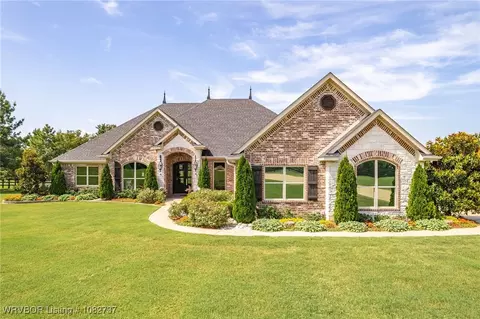 8501 Howard Hill Rd, Fort Smith, AR 72916