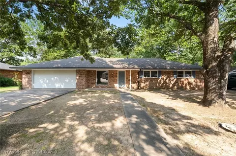 406 S Mcgee Dr, Sallisaw, OK 74955