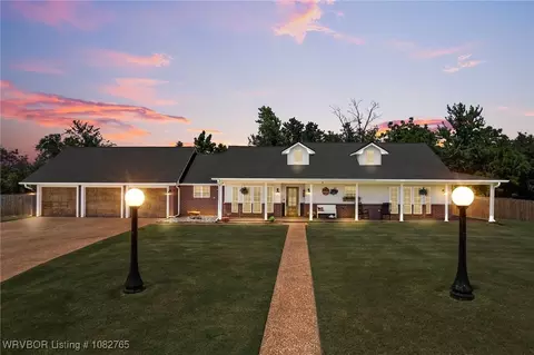 1430 Lakeview Estates Dr, Alma, AR 72921