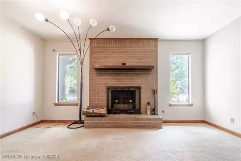 Living - 2601 Independence St, Fort Smith, AR 72901 photo 3 of 4