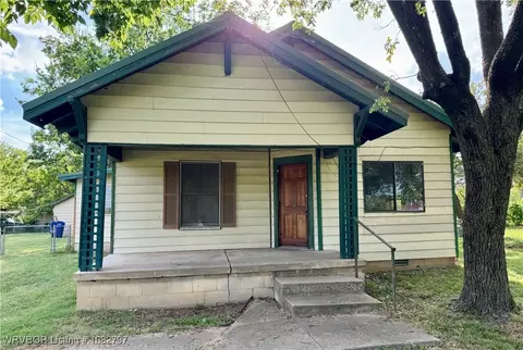 302 Main St, Muldrow, OK 74948
