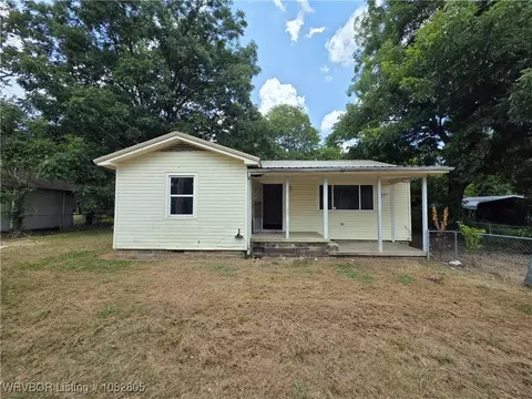 645 S Broadway Ave, Booneville, AR 72927