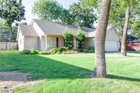 9800 Hanover Cir, Fort Smith, AR 72908 photo 2
