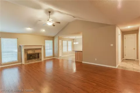 9800 Hanover Cir, Fort Smith, AR 72908 photo 5