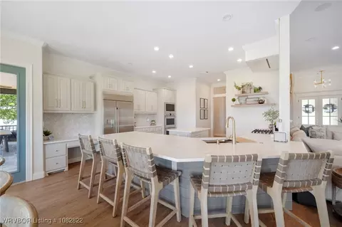 Kitchen - 8813 Crown Pt, Hackett, AR 72937 photo 5 of 10