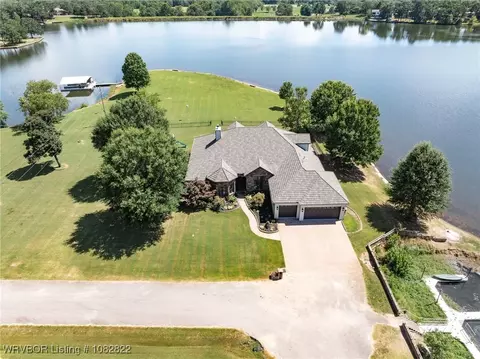 8813 Crown Pt, Hackett, AR 72937