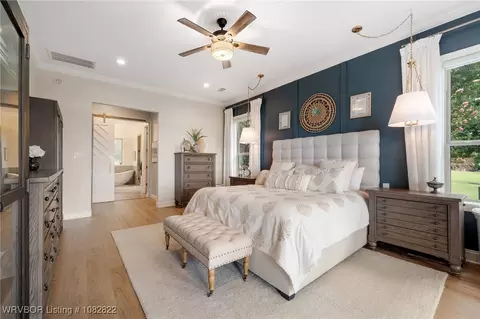 Bedroom - 8813 Crown Pt, Hackett, AR 72937 photo 2 of 5