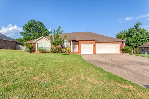 1330 Lakeview Estates Dr, Alma, AR 72921