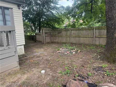 Exterior - 901 N 21 St, Fort Smith, AR 72904 photo 6 of 6