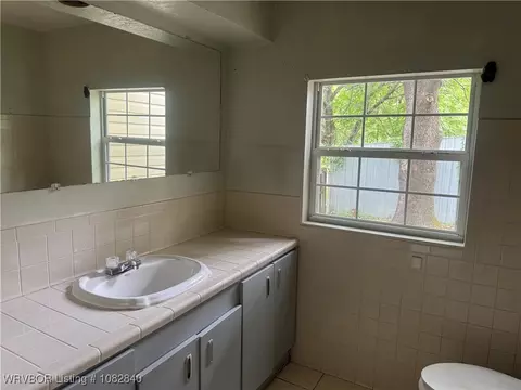 Bath - 901 N 21 St, Fort Smith, AR 72904 photo 2 of 4