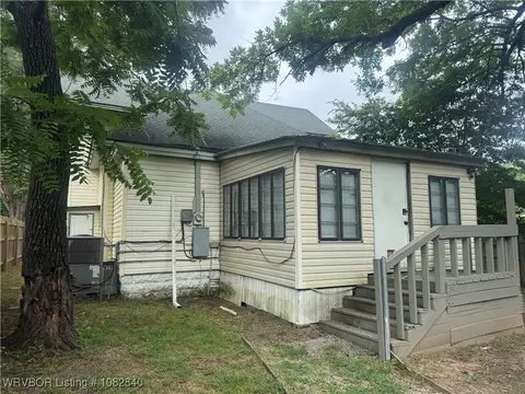Exterior - 901 N 21 St, Fort Smith, AR 72904 photo 3 of 6